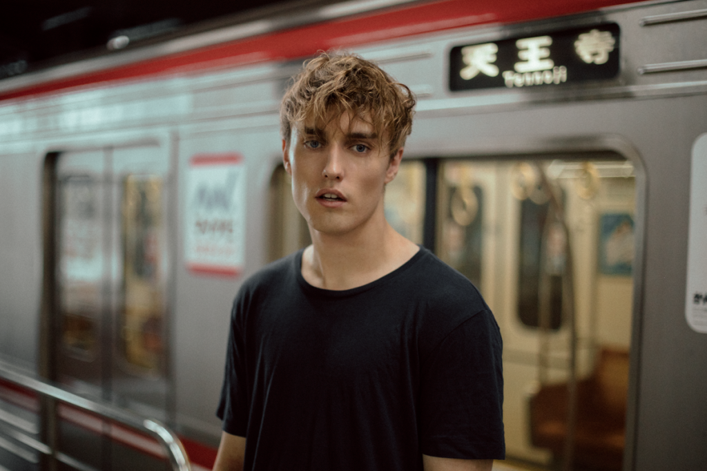 Sam Fender får selskab af Elton John på ny single