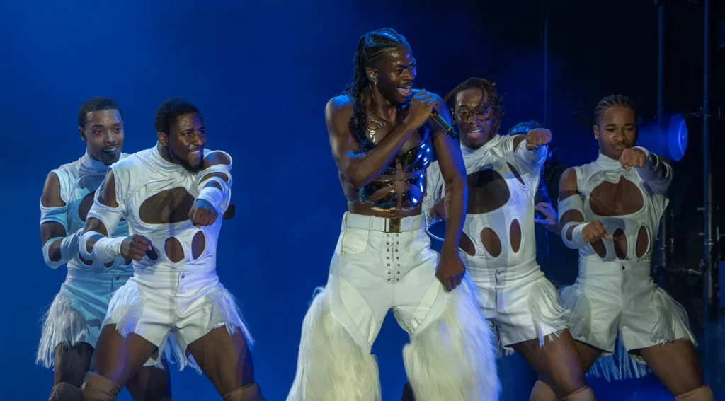 Lil Nas X før høring i påstået voldssag: Klarer det fantastisk