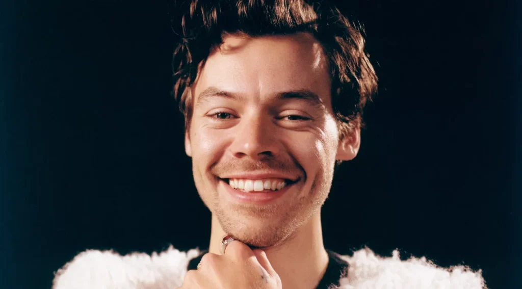 Ventetiden er (måske) snart forbi: YouTube-video og reklamer teaser for snarligt album